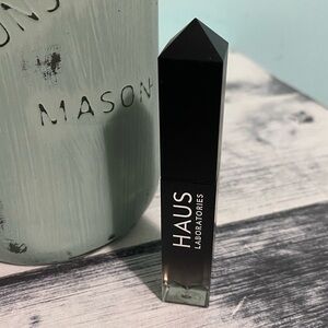 Haus Laboratories Glam Attack Liquid Shimmer Powder in “Flash”